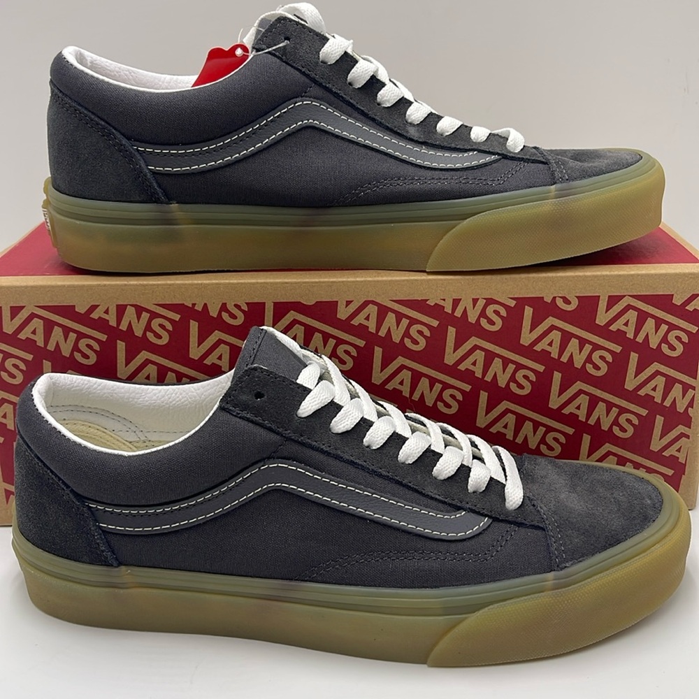 Vans WMNS Style 36
Gum Asphalt
VN0A54F6107
Sneakers